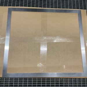 ADAPTERFRAME VAN GEBORSTELD RVS VOOR KOOKPLATEN,  30 MM RAND,  BUITENAFMETINGEN 622 MM X 552 MM